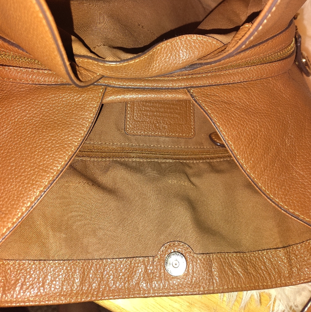 Authentic Coach Handbag - Picture 5 of 8